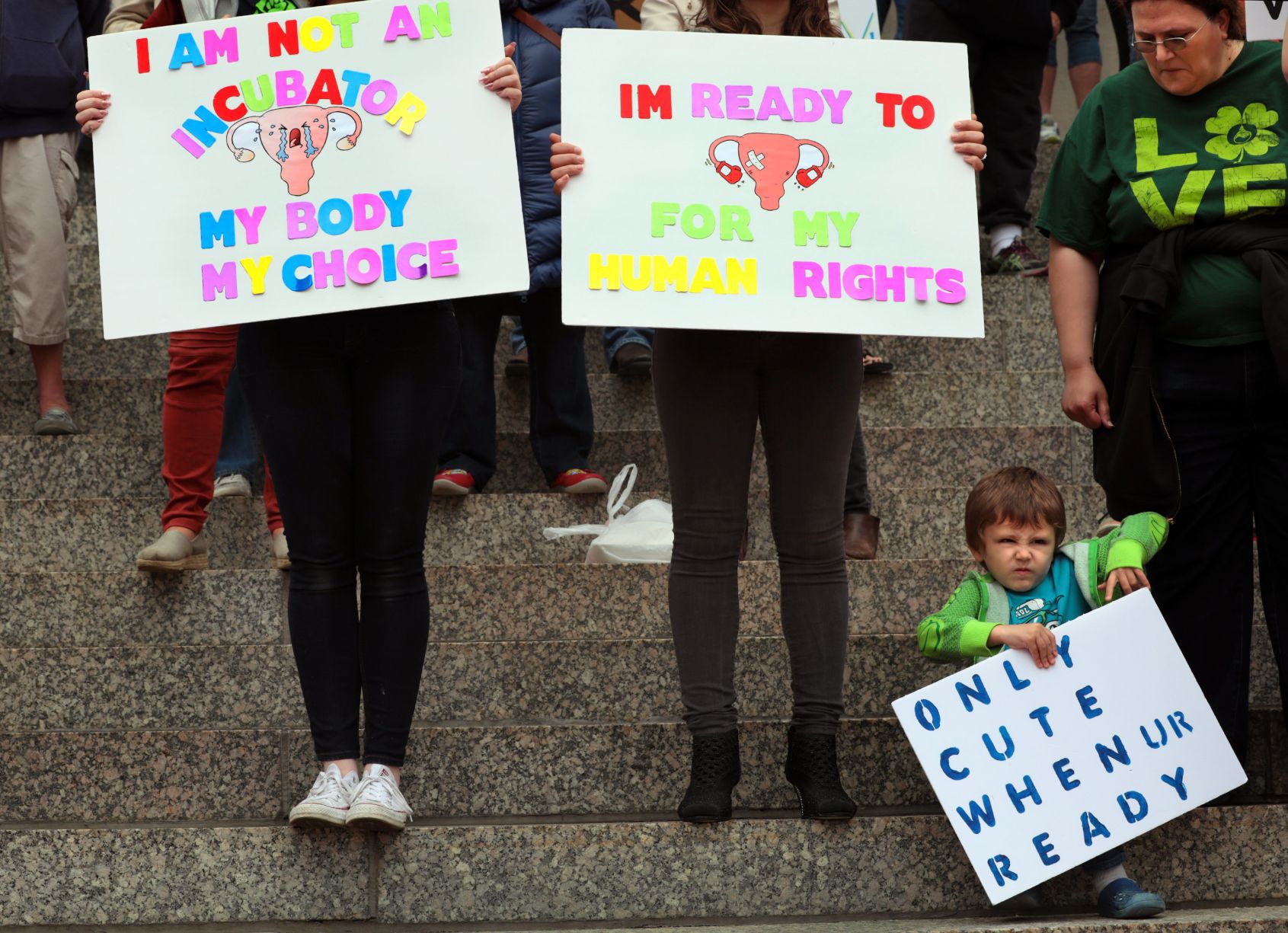 Hundreds rally for abortion rights